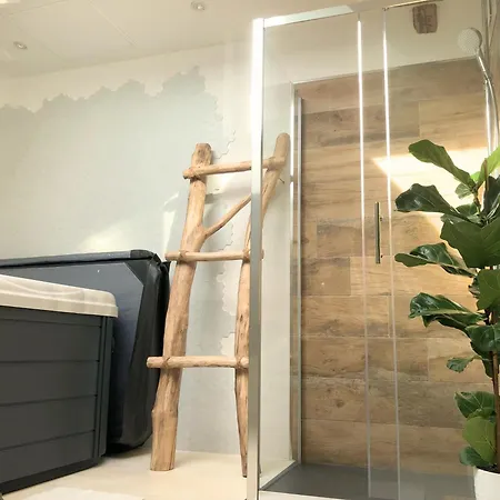 Entier Le Lumiere, Avec Jacuzzi Bagnères-de-Bigorre
